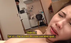 Chị gái nghỉ hè về quê và muốn tắm với cậu em trai như 10 năm trước