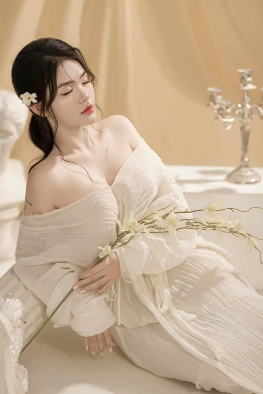 Người đẹp akari và những người đàn ông nhút nhát chuyện tình dục